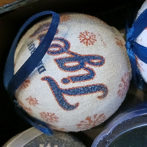 Detroit Tigers LED Ball Ornaments - Picture 2 of 7